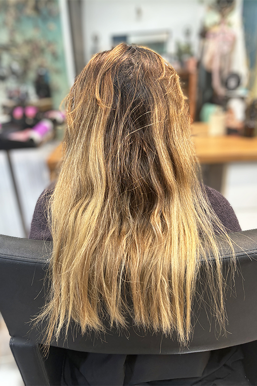 Résultat d'une transformation avant après au salon de Rebécca coiffure : Adieux les reflets jaunes 